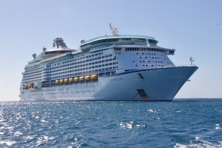 Luxury Cruises That Redefine Elegance on the High Seas